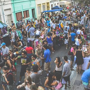 Hoje batemos ponto na feira Me Gusta, promovida pela @revistajadore, que rola a partir das 16h na Rua da República, entre a Praia de Belas e João Alfredo. Nossos besourinhos aguardam todos por lá ️