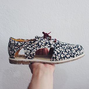 Filipa quer te conhecer! Confere lá  no site: insectashoes.com