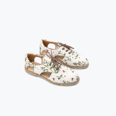 Zum zum Cutout Oxford