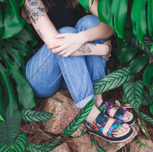 Folhagem Technicolor Strap Sandal